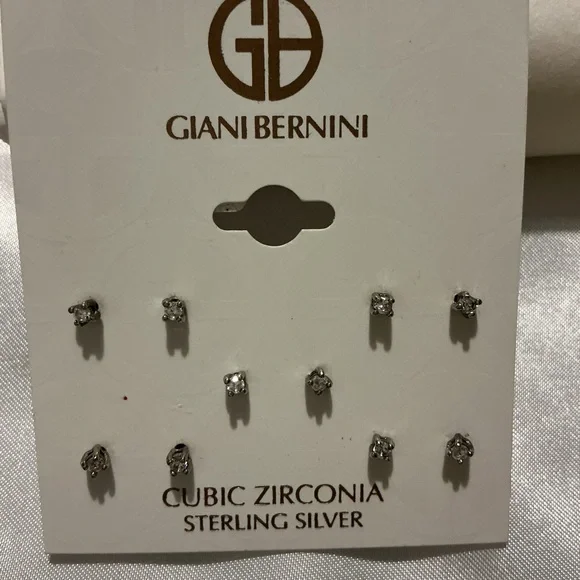 Giani Bernini Silver Cubic Zirconia Stud Earrings - Picture 2 of 4